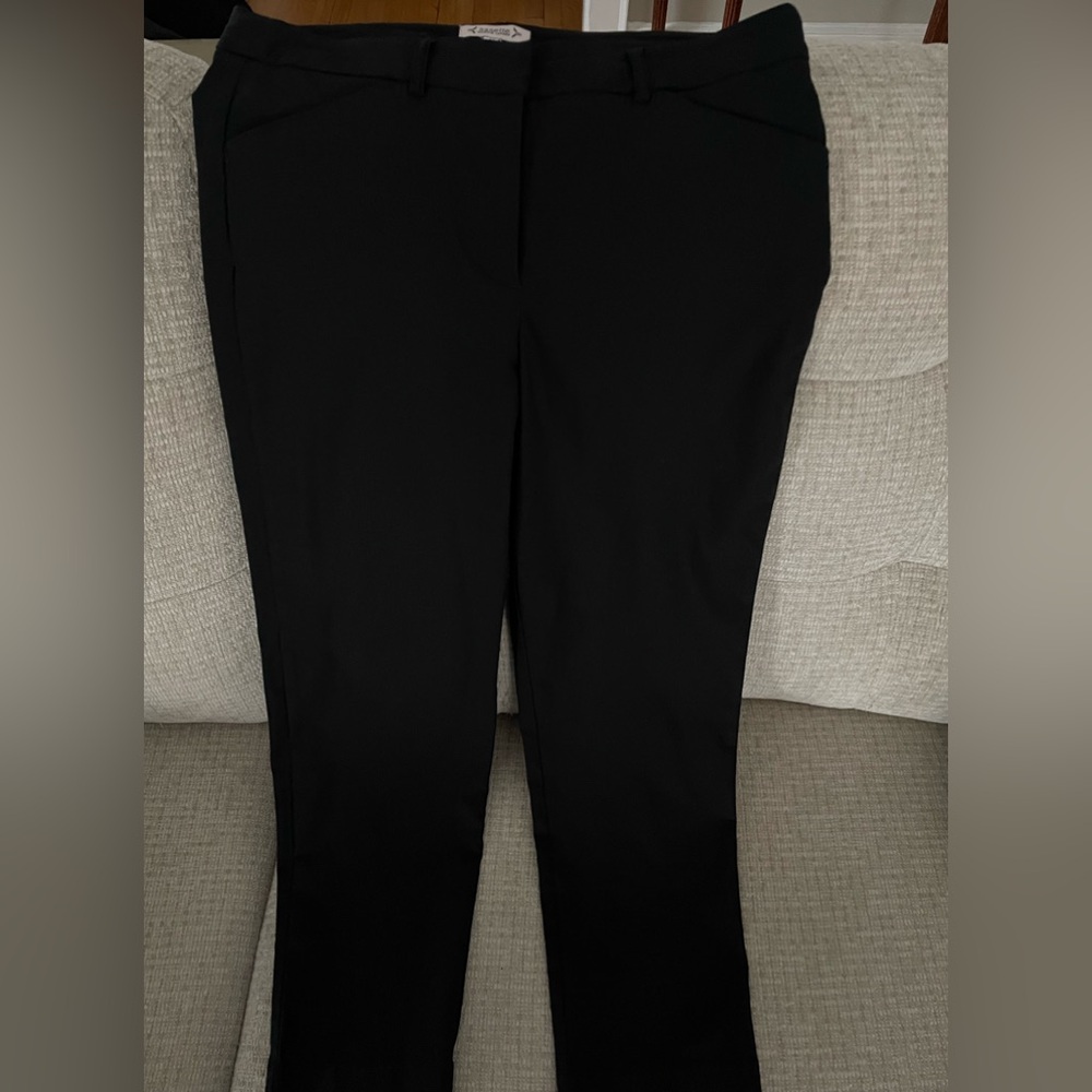 Nanette Lepore Black straight leg pants
Size 12
Never worn, but removed tags